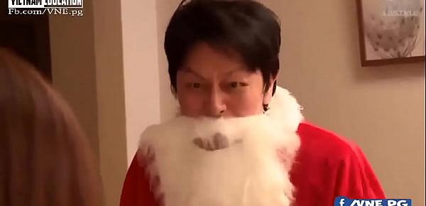  Damn this guy is very handsome in SantaClaus suit Check it out !!!!!